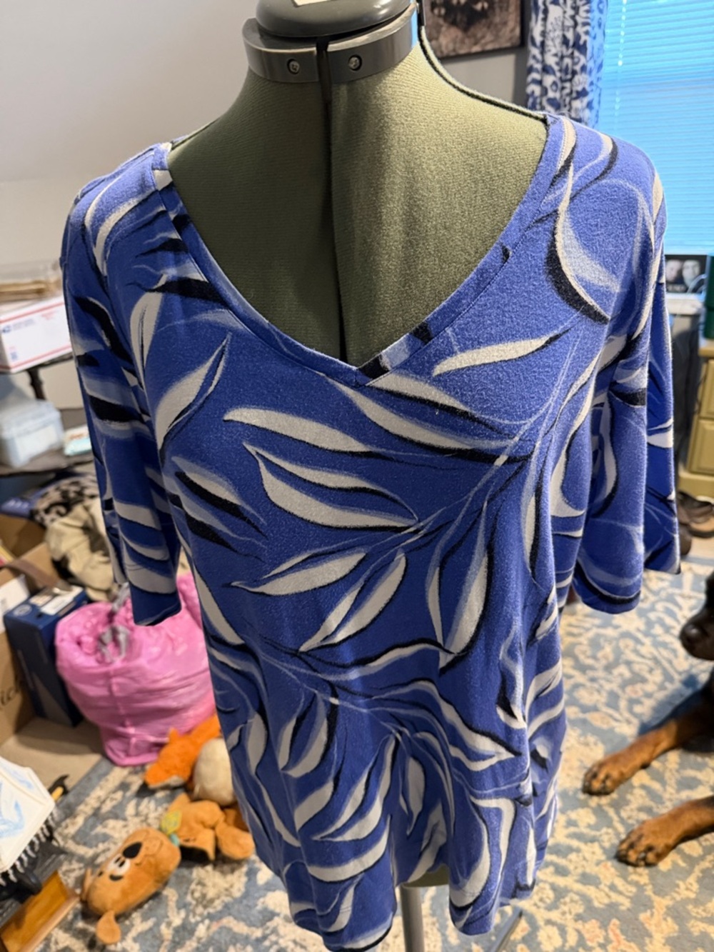 Chico's Blue White Leaf Print V-Neck Top